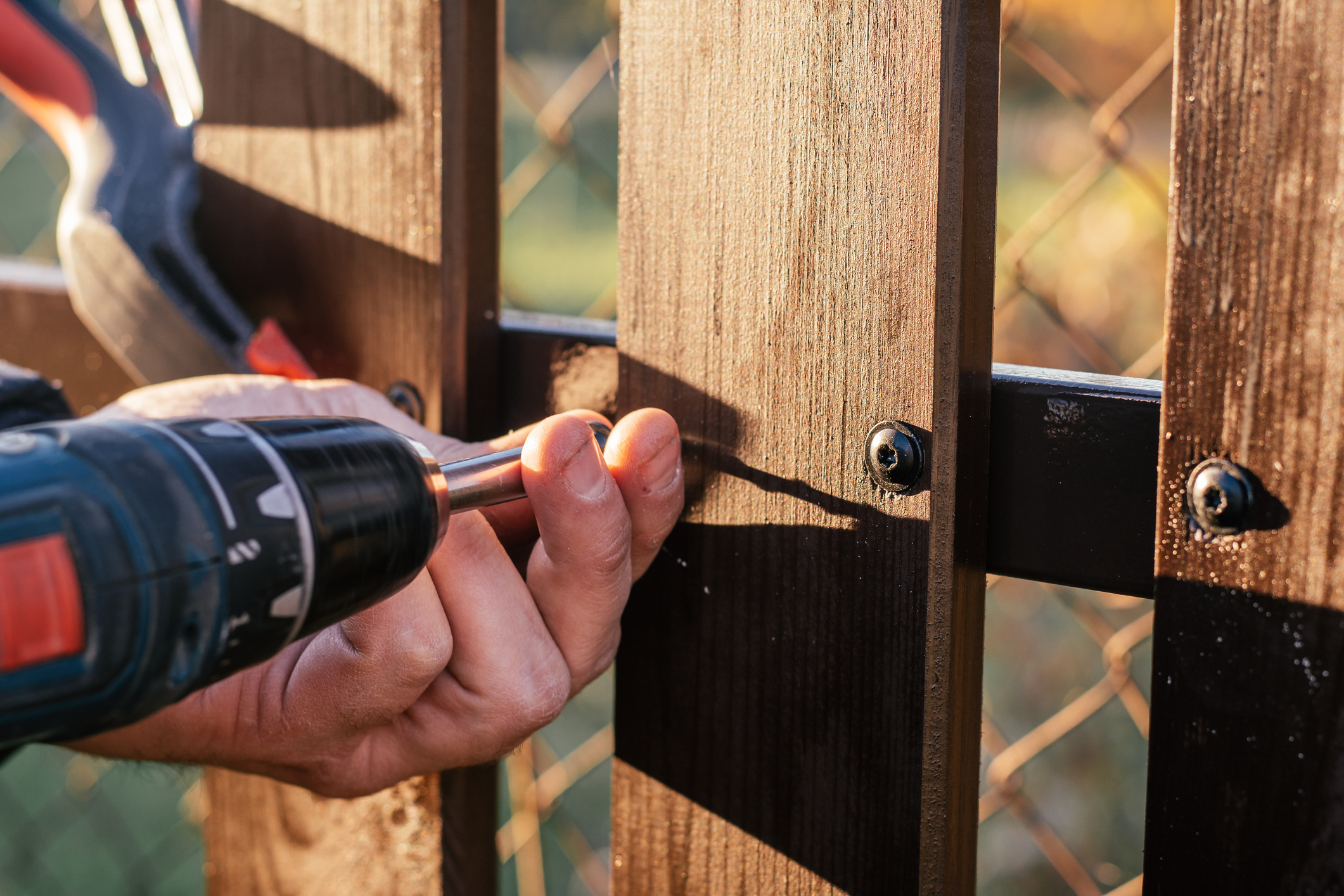 Fence Repair vs. Replacement: How to Decide 1